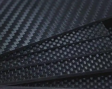 Proses dalen thermoplastig ffibr carbon